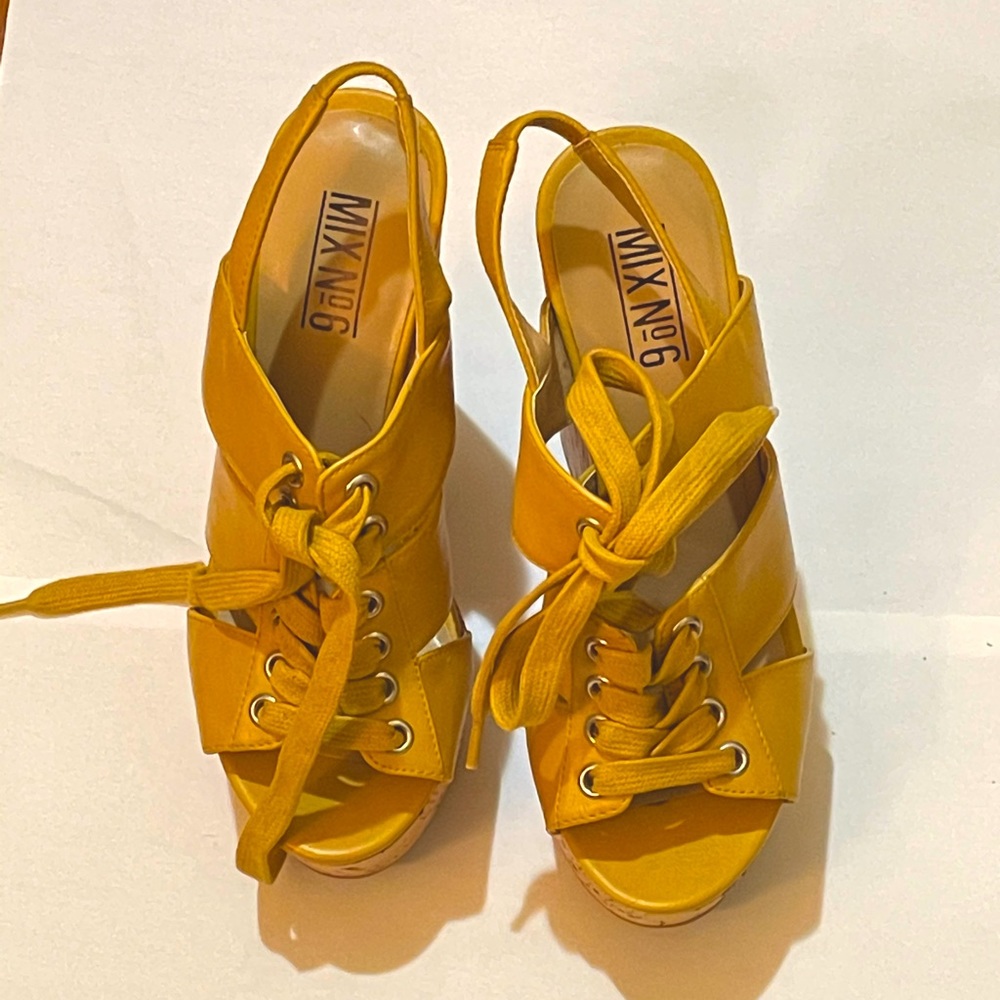 NWOB Mix No. 6 burnt yellow lace-up platform wedge sandals